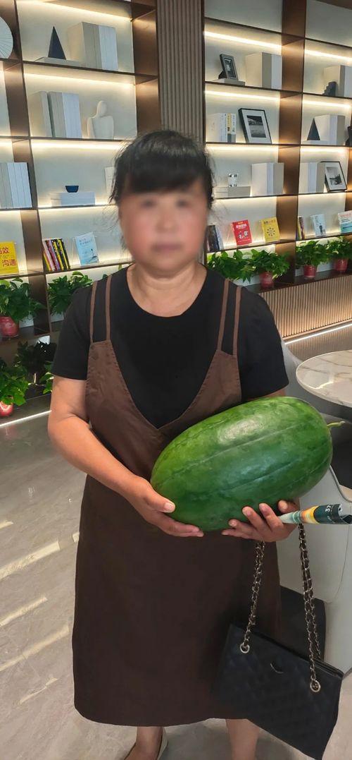 今日吃瓜热门大瓜必看大瓜网红,揭秘网红大瓜，吃瓜群众必看！